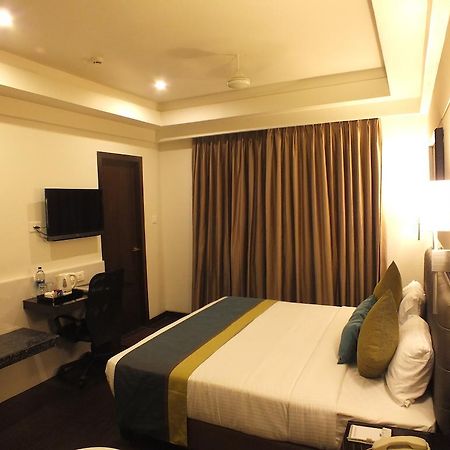 Hotel Regalia Tirupati Eksteriør bilde