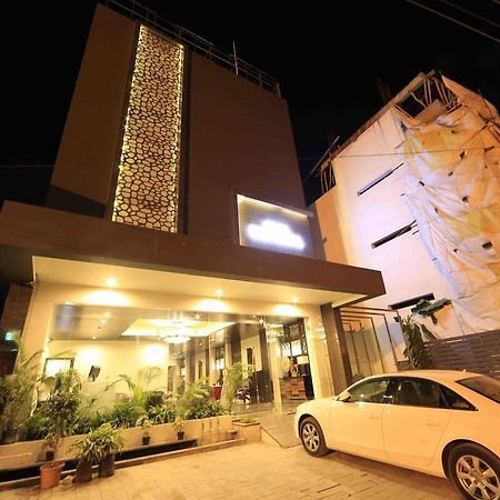 Hotel Regalia Tirupati Eksteriør bilde