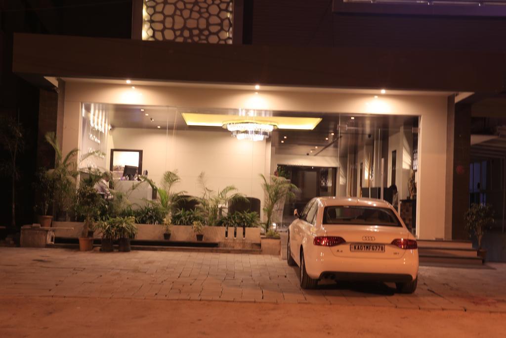 Hotel Regalia Tirupati Eksteriør bilde