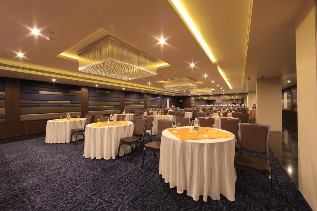 Hotel Regalia Tirupati Eksteriør bilde