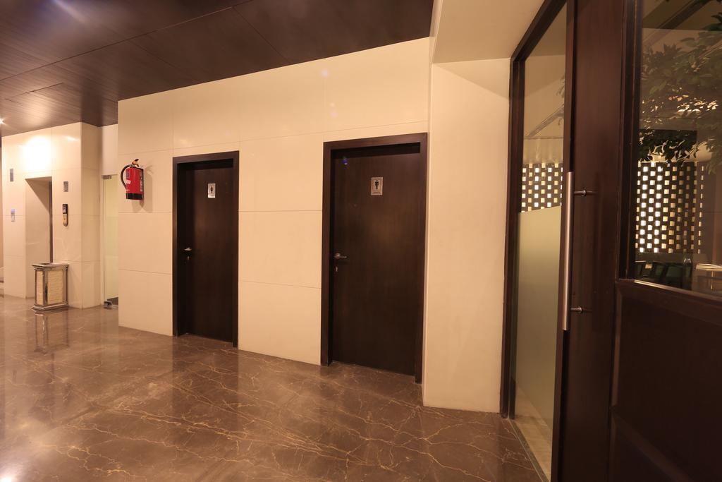 Hotel Regalia Tirupati Eksteriør bilde
