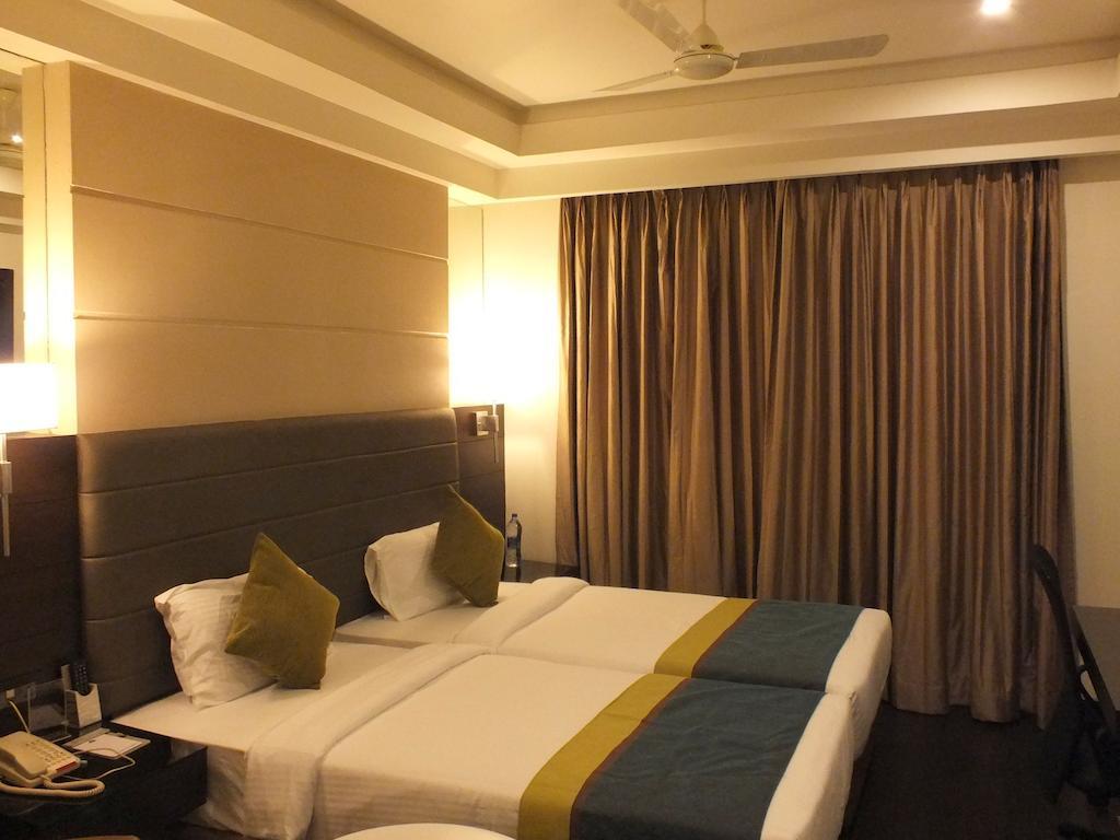 Hotel Regalia Tirupati Eksteriør bilde