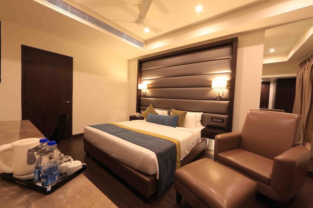 Hotel Regalia Tirupati Eksteriør bilde