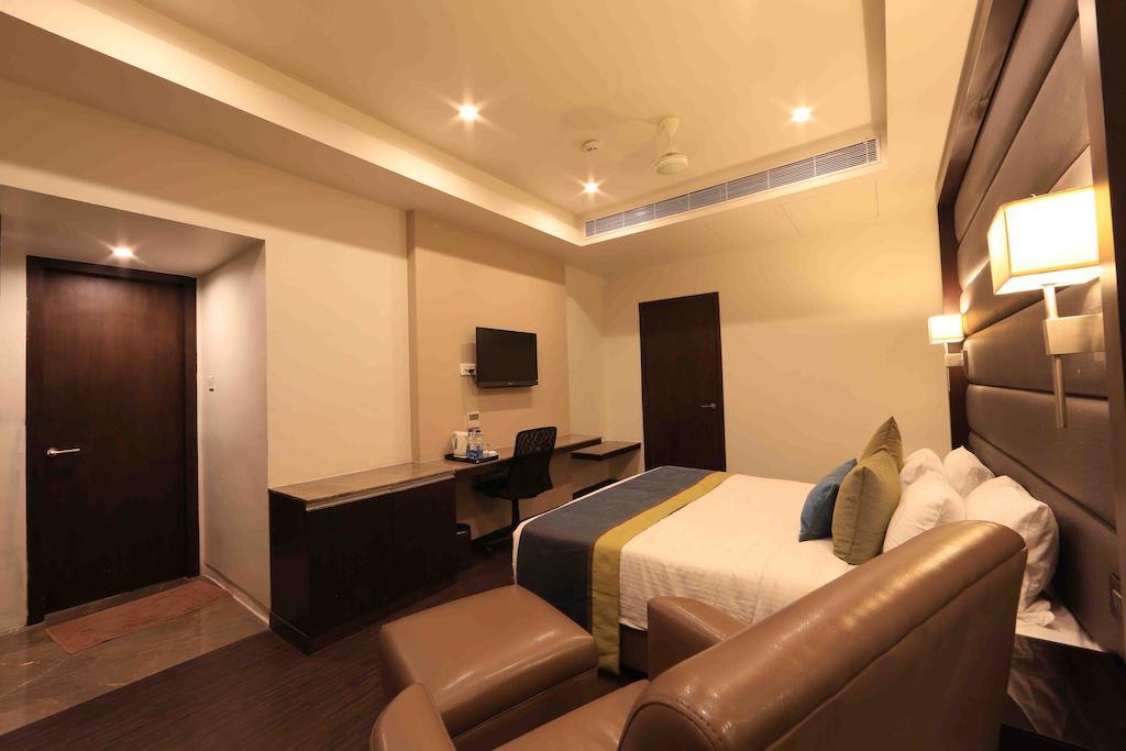 Hotel Regalia Tirupati Eksteriør bilde