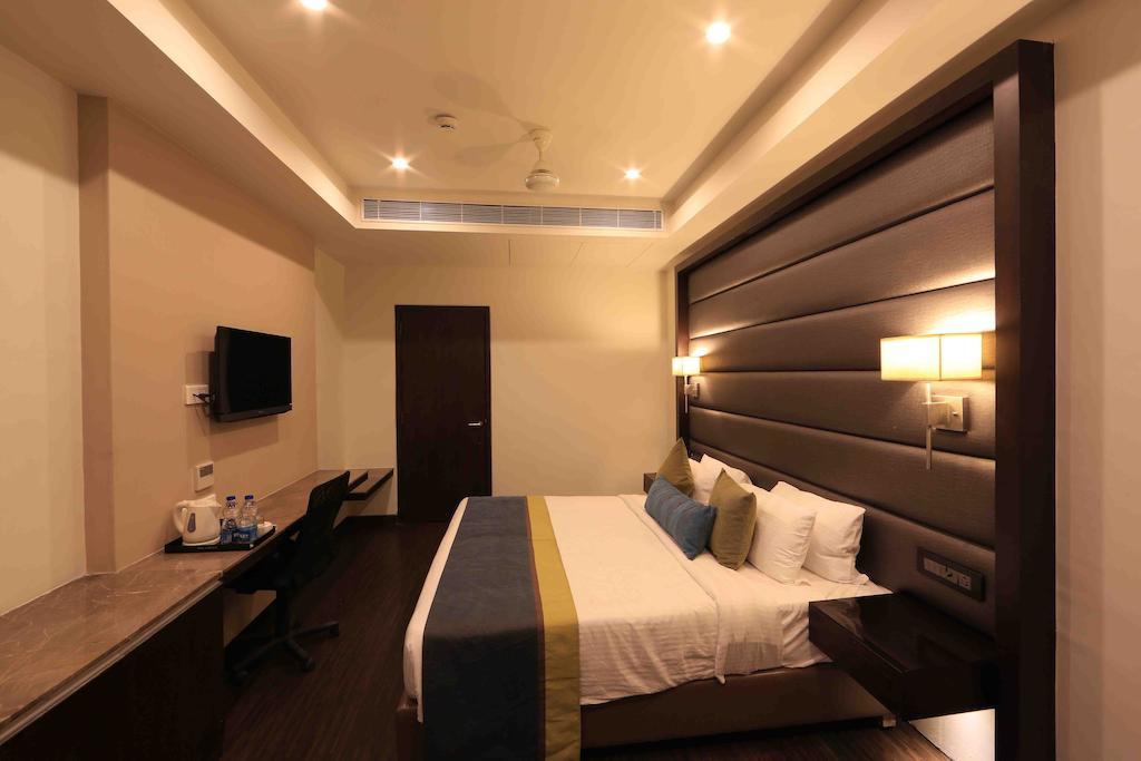 Hotel Regalia Tirupati Eksteriør bilde