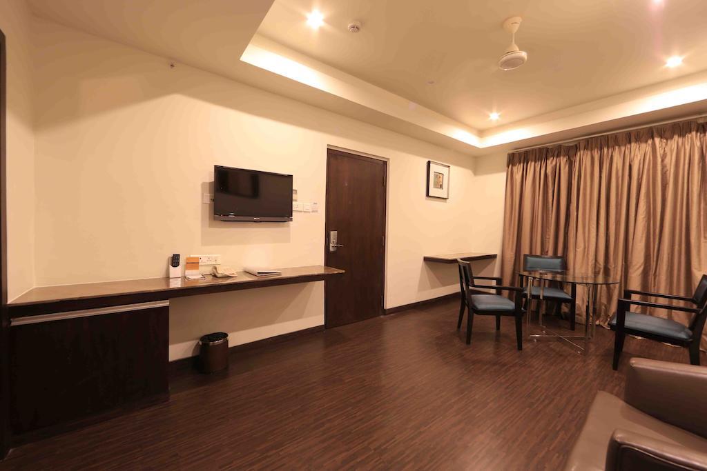 Hotel Regalia Tirupati Eksteriør bilde