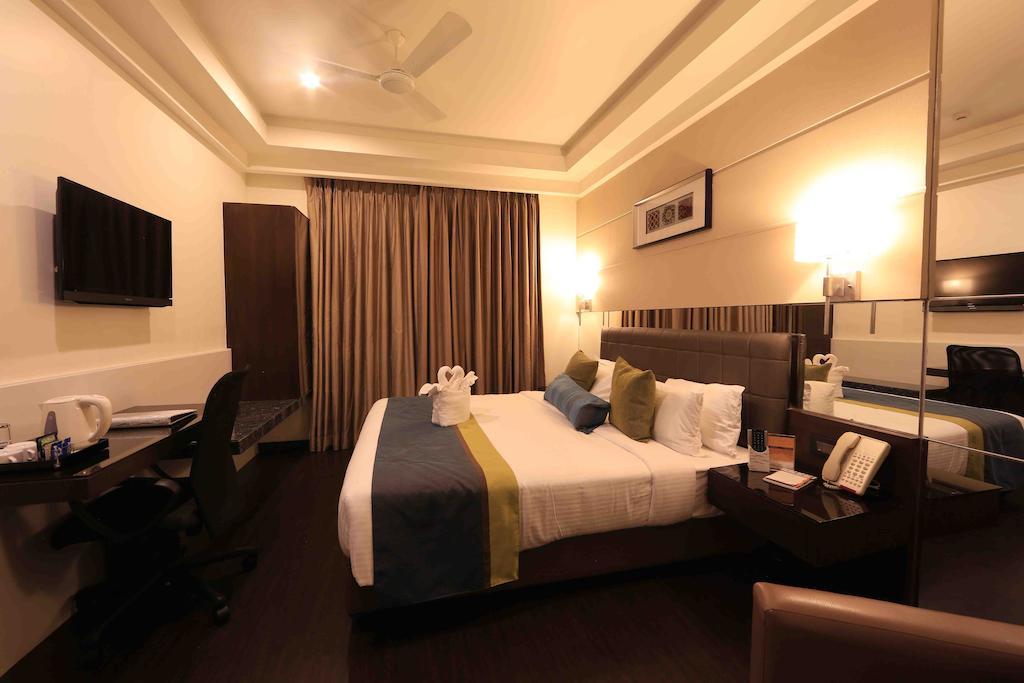 Hotel Regalia Tirupati Eksteriør bilde