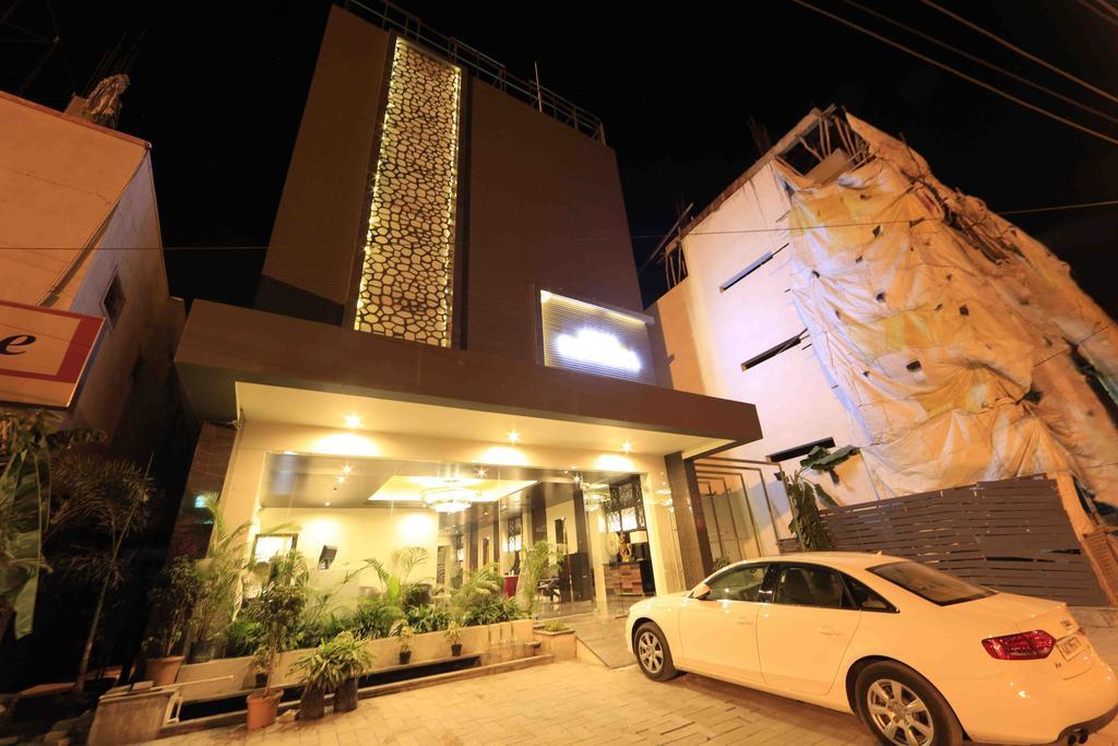 Hotel Regalia Tirupati Eksteriør bilde