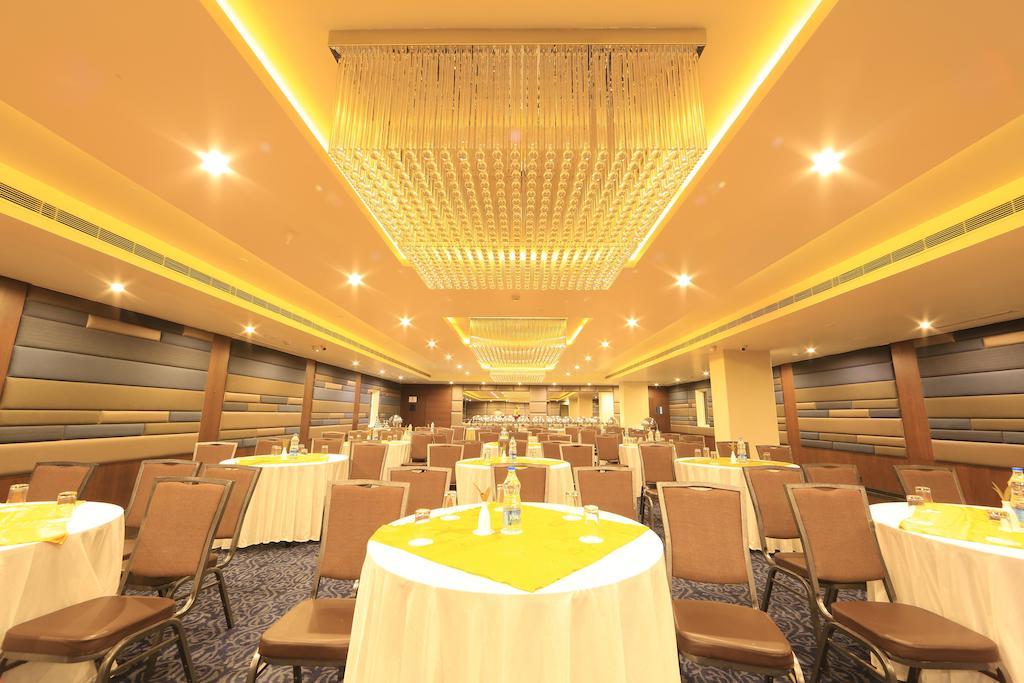 Hotel Regalia Tirupati Eksteriør bilde